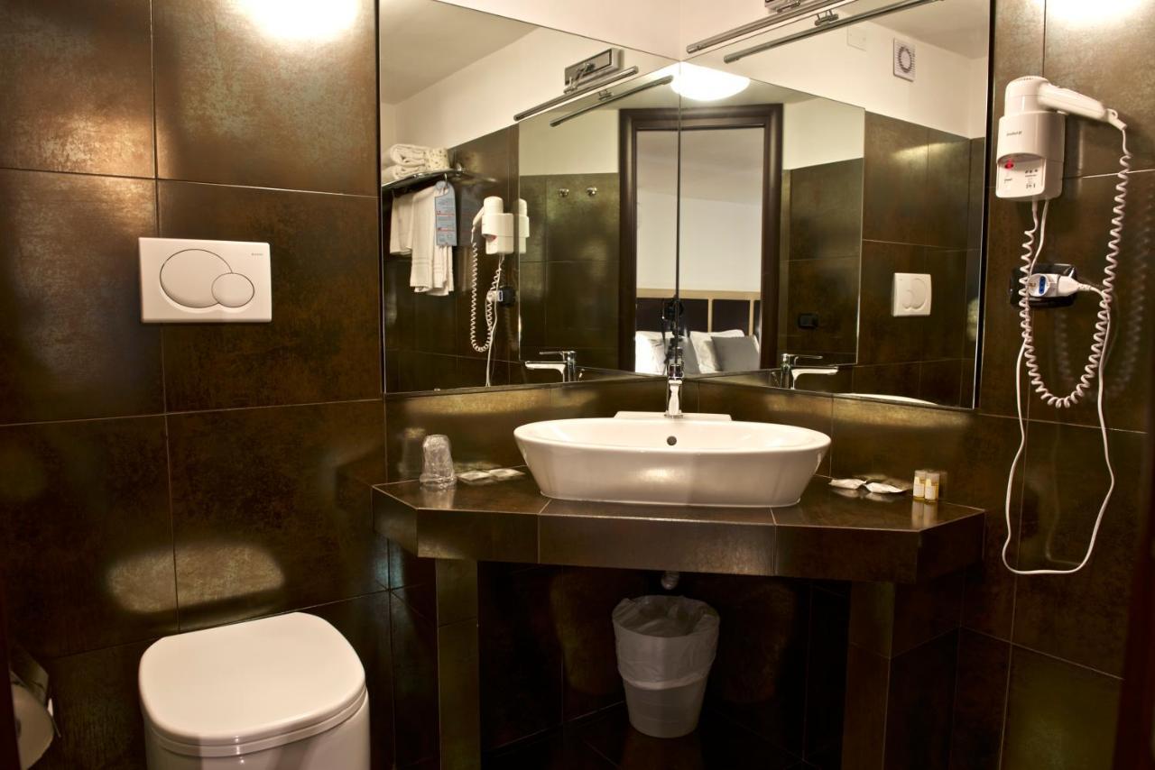 Hotel Ristorante Centosedici Terracina Luaran gambar